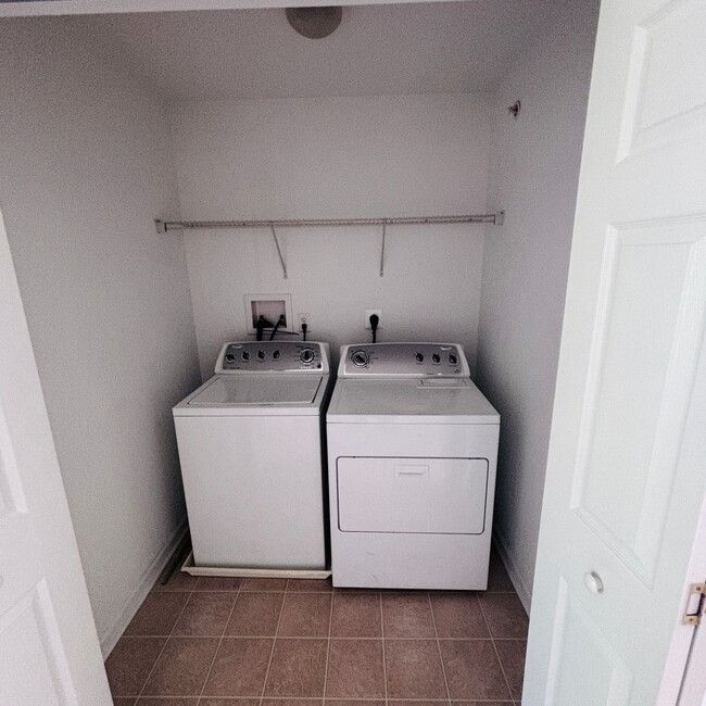 Building Photo - Located in the Highgates subdivision in Upper Macungie Township this 3 bedroom, 2.5 bath townhouse