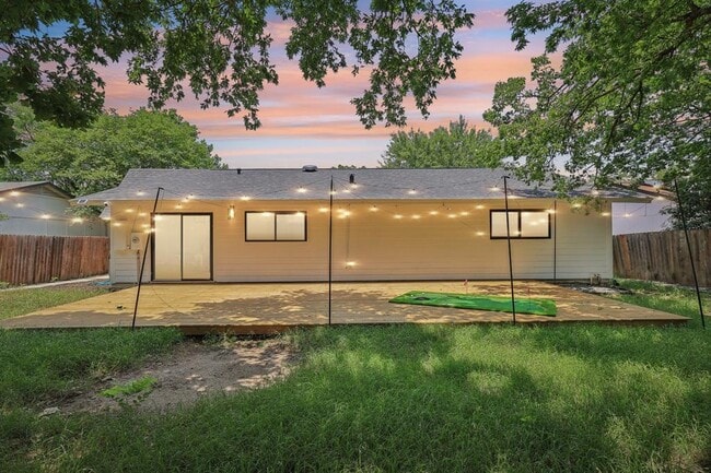 Building Photo - 2615 Baxter Dr