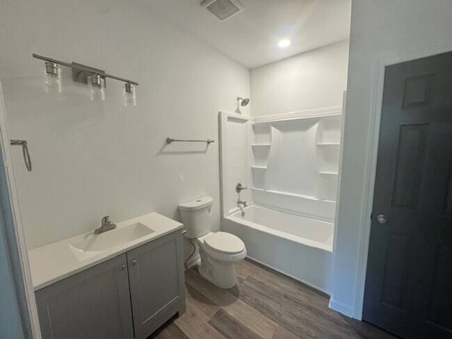 Building Photo - 20 Sanford Ave