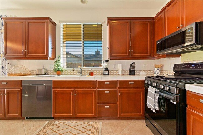 Building Photo - 47450 Manteca Ct