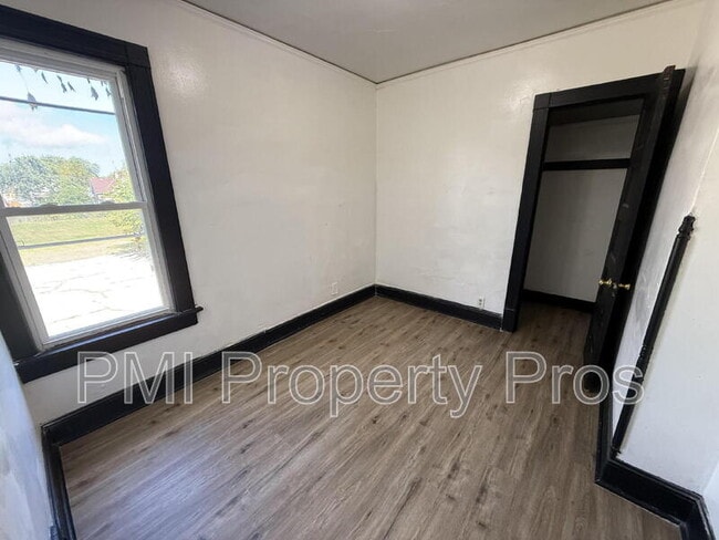 Building Photo - 2940 N Teutonia Ave