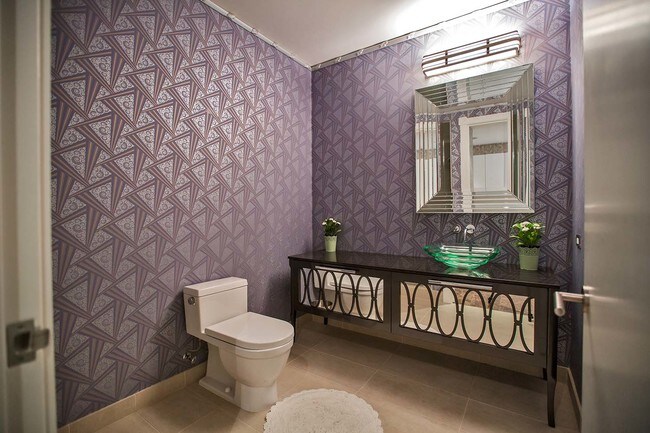 Building Photo - Fully Furnished Art Deco-Style Condo