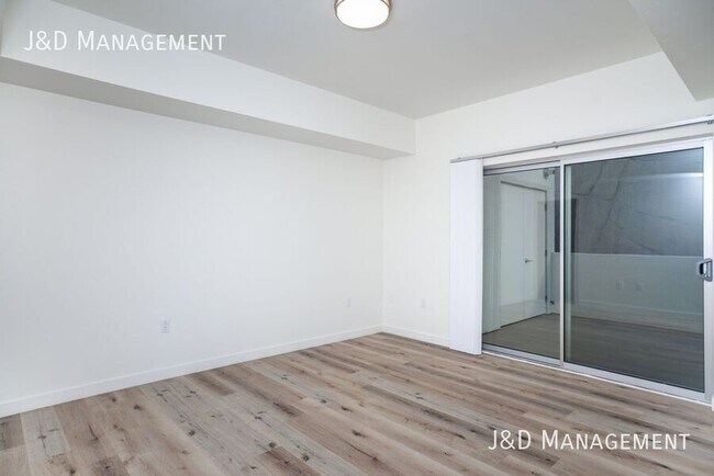 Building Photo - 3333 Reynard Way