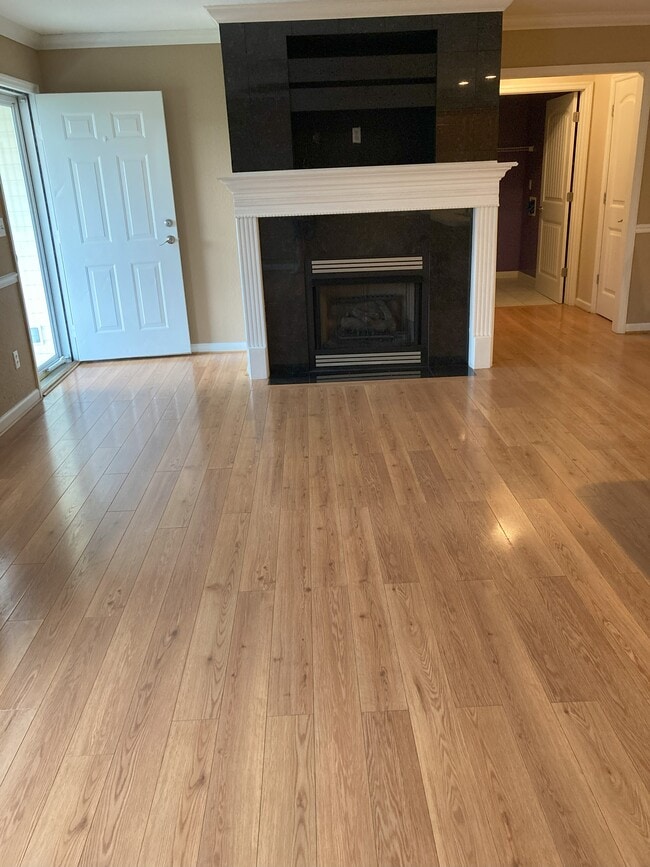 Building Photo - 301 Flagstone Dr