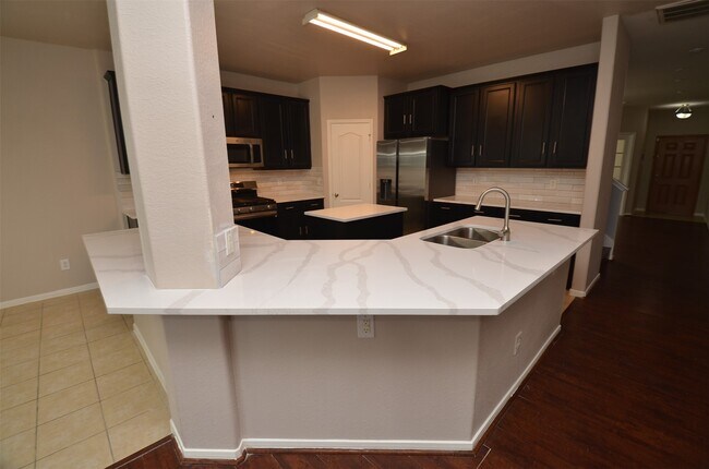 Building Photo - 2707 Roaring Oaks Ln