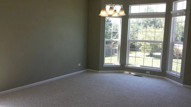 Building Photo - 10999 Manhattan Dr