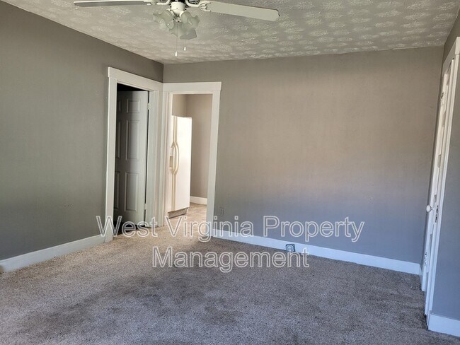 Building Photo - 114 Barber Ln