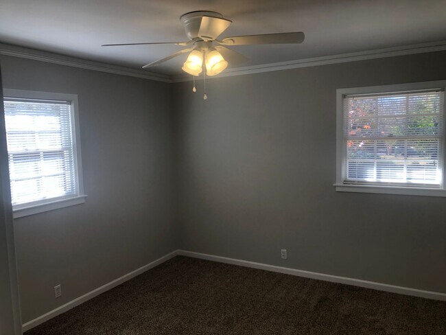 Building Photo - 4113 Acacia Dr