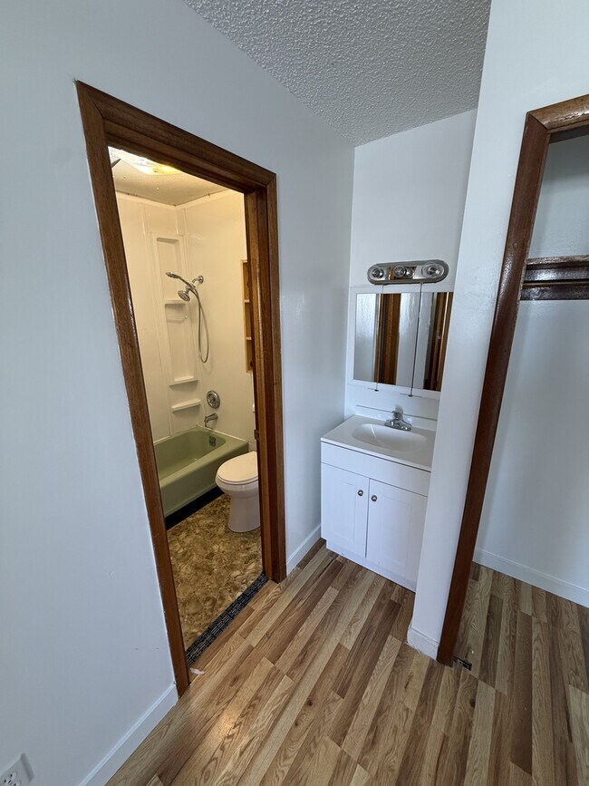 Building Photo - 401 Slater St