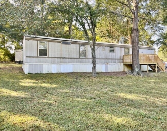 Primary Photo - Adorable 3 bedroom 1.5 bath Mobile Home lo...