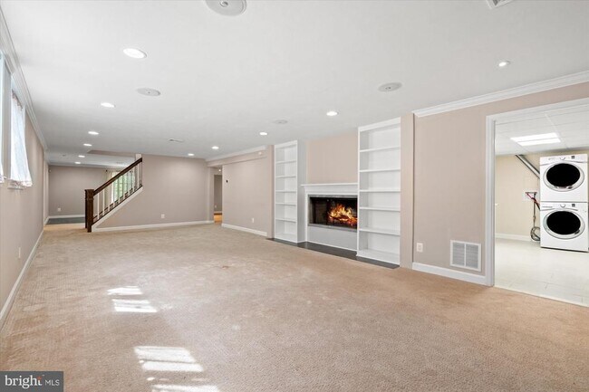 Building Photo - 4905 Dorset Ave