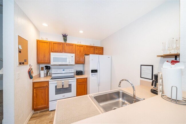 Building Photo - 2600 Lodi Cir