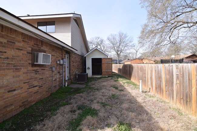 Building Photo - $1,800.00 Move-in-Special