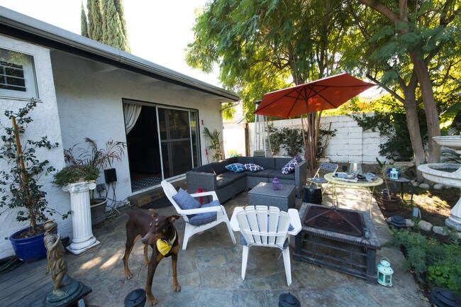 Building Photo - 5711 Rhea Ave