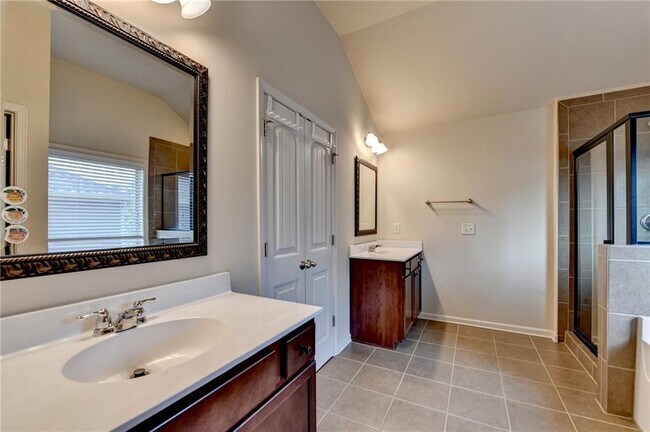 Building Photo - 1205 Apple Blossom Dr