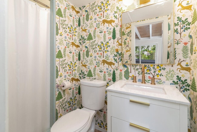 Building Photo - 240 Almeria Rd