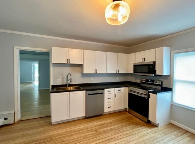 Primary Photo - 409 Hammond St