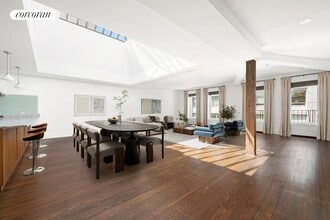 Building Photo - 14 Wooster St