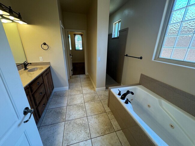 Building Photo - Great Home in LITTLE VALLEY!!!  Large yard!