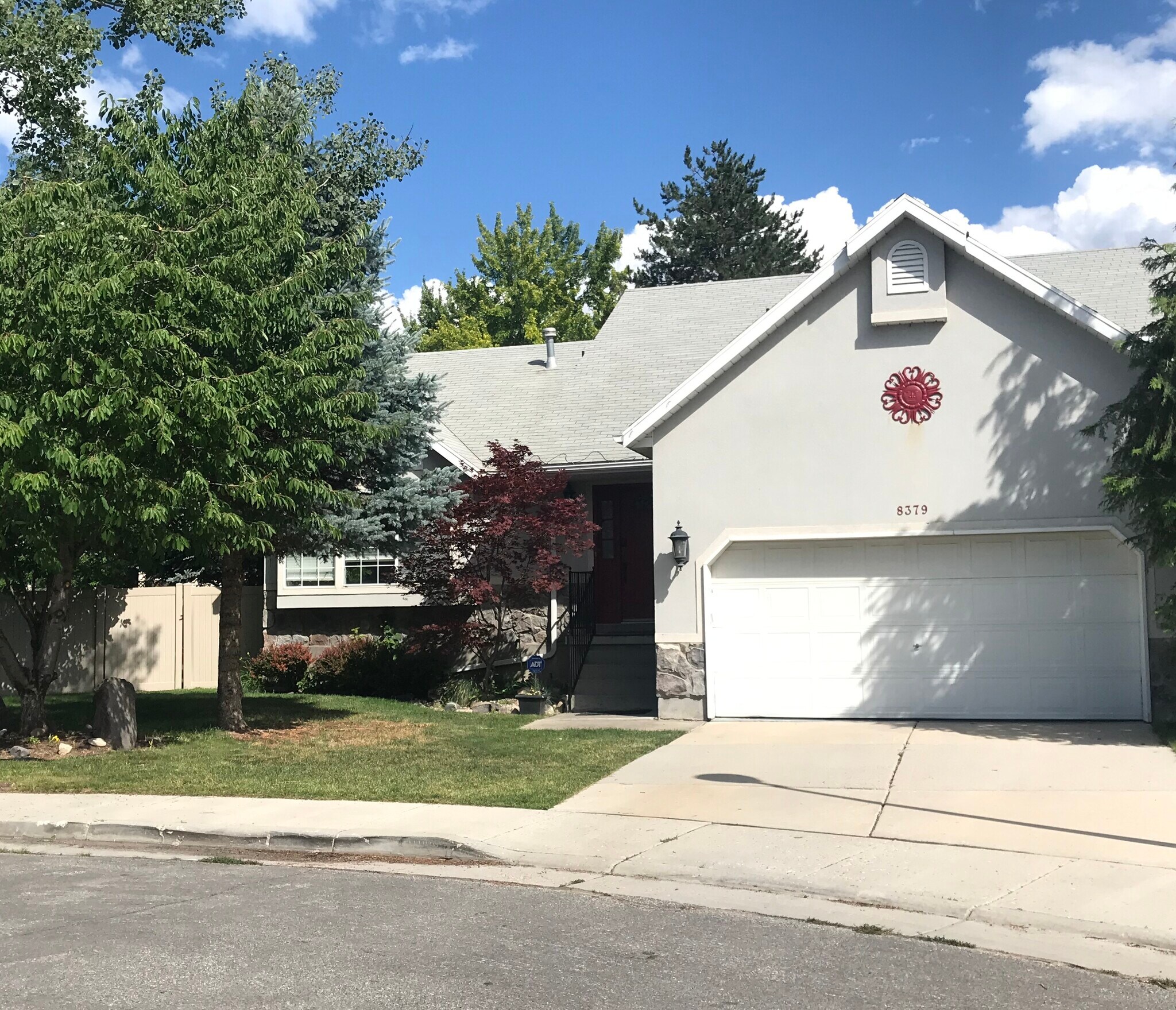 Building Photo - 8379 Sycamore Tree Cove