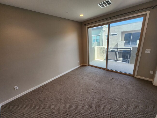 Building Photo - Two Bedroom Condo unit within Affinity of ...