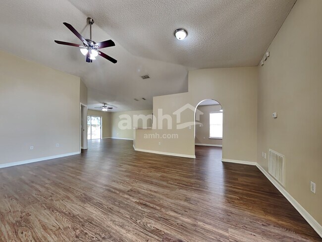 Building Photo - 1844 Saga Ct