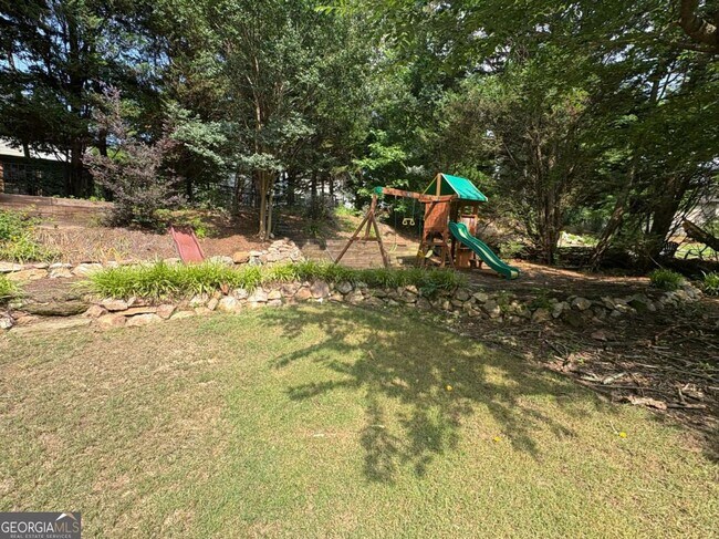 Building Photo - 1150 Lamont Cir