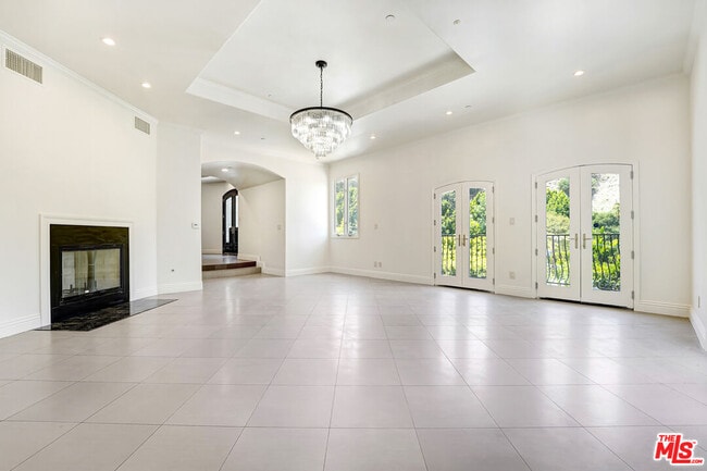 Building Photo - 4156 Sunswept Dr