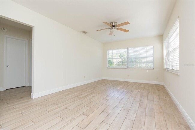 Building Photo - 3401 W San Pedro St