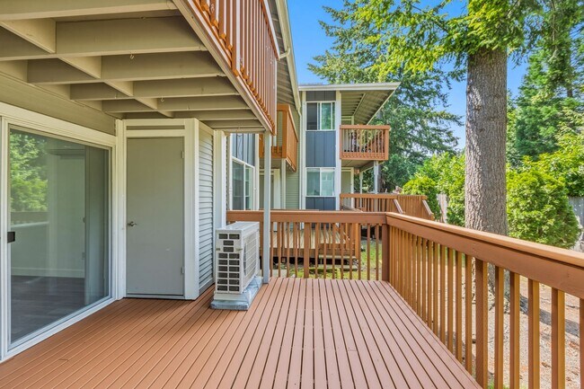 Building Photo - 2bd/1.75ba Redmond Condo