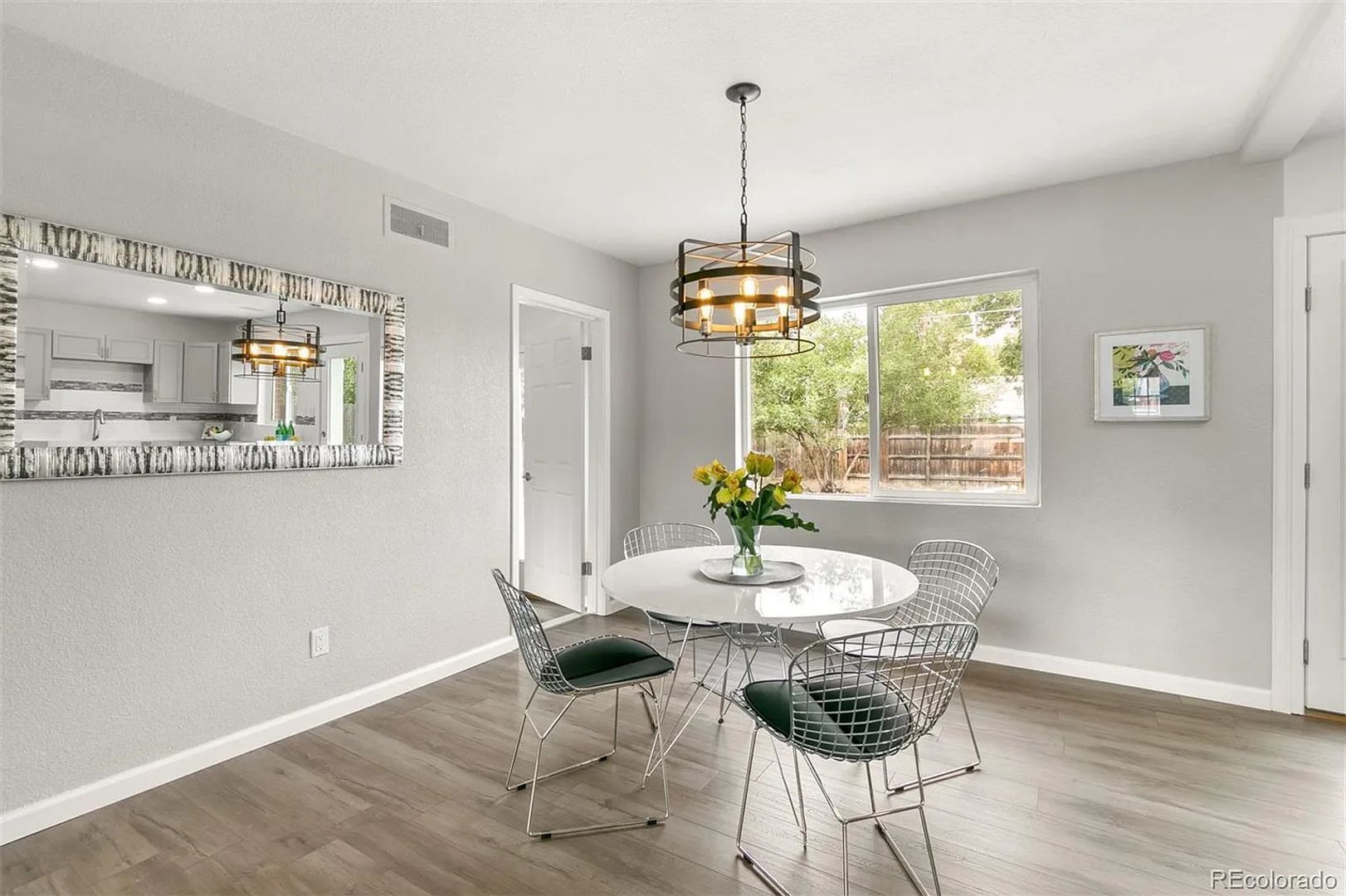 Building Photo - 756 N Revere St