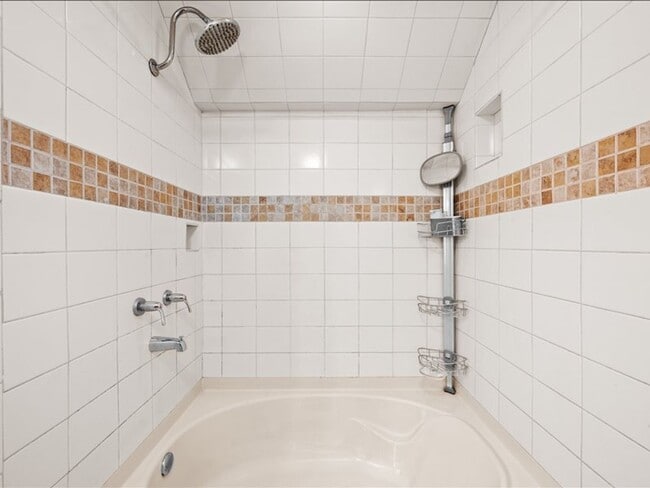 Building Photo - A 1 bed in the Heart of Five Points