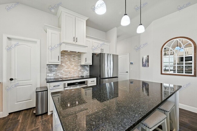 Building Photo - 3829 Honey Grove Dr