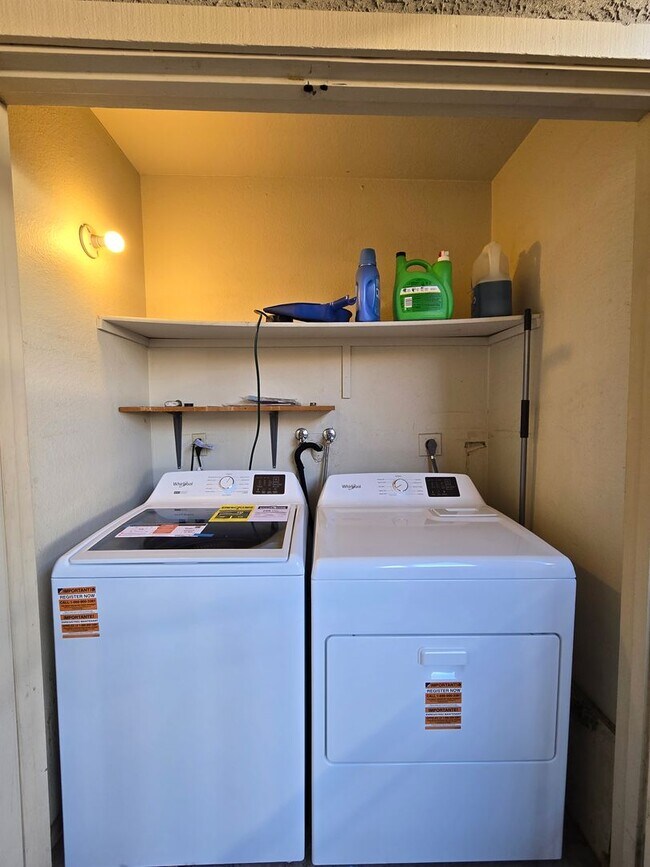 Building Photo - Beautiful 2-Bedroom First-Floor Condo in a Guard-Gated Community