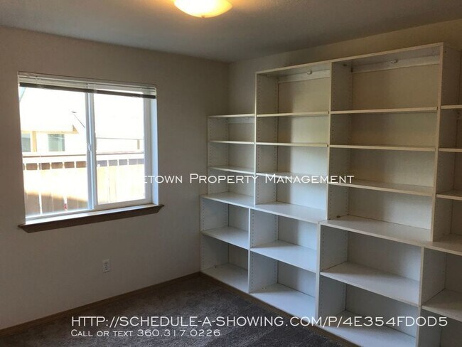 Building Photo - 1315 Bigelow Ave NE