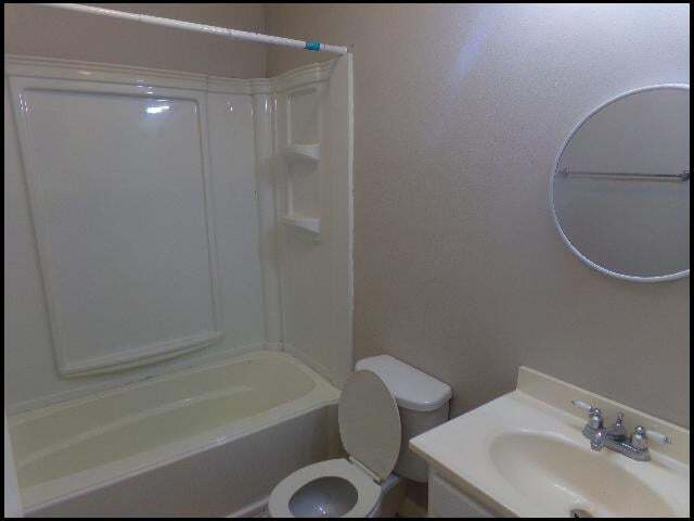 Building Photo - 17 Neal Pl