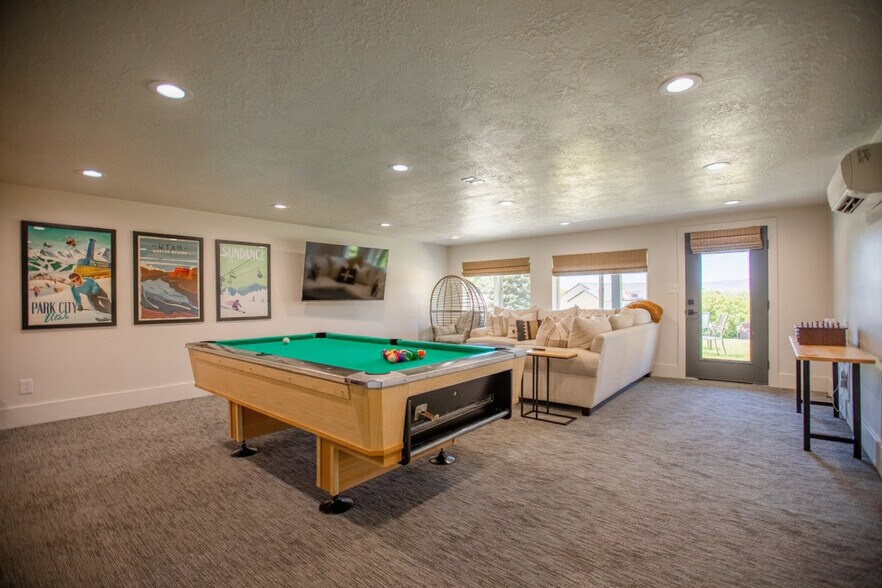 Building Photo - 160 W 1600 S