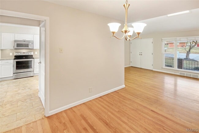 Building Photo - 2 Seawood Ct