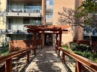 Building Photo - 6010 Oakwood Dr