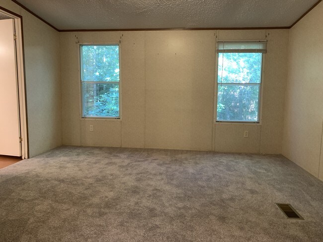 Building Photo - 127 John Lewis Dr