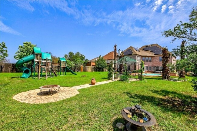 Building Photo - 2315 Little Tree Bend