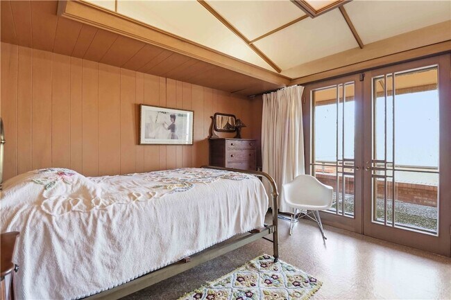 Building Photo - 951 Pembroke Rd