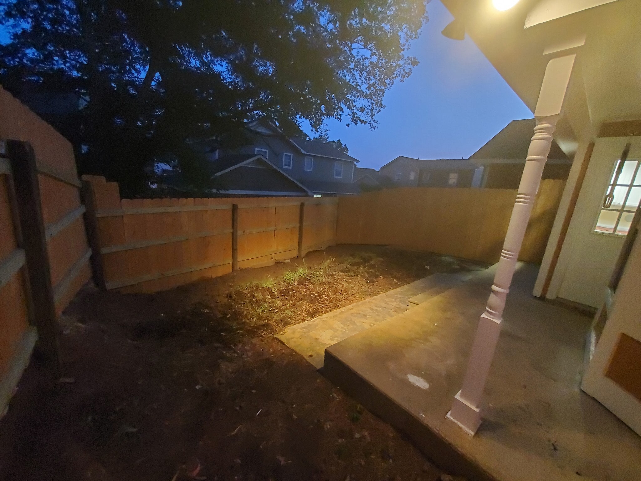 Building Photo - 2601 Jamestown Way