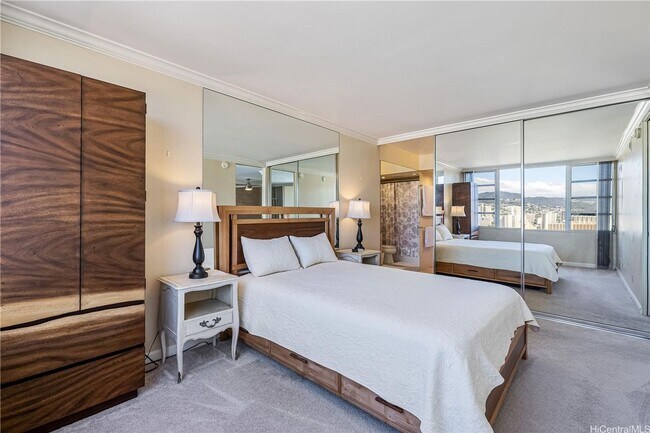 Building Photo - Fully Furnished Unit at Sought after Villa...