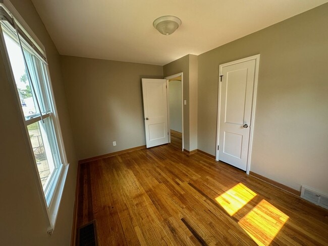 Building Photo - 1430 Staub Ct NE