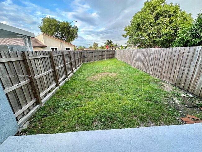 Building Photo - 3826 SW 107th Ave