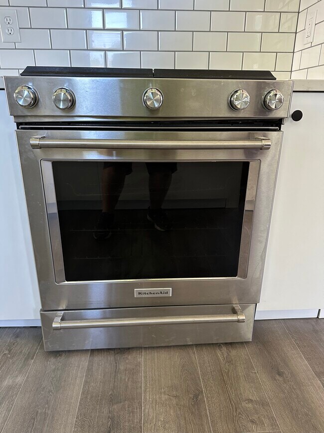 KitchenAid Gas Stove - 240 W 8th Ave