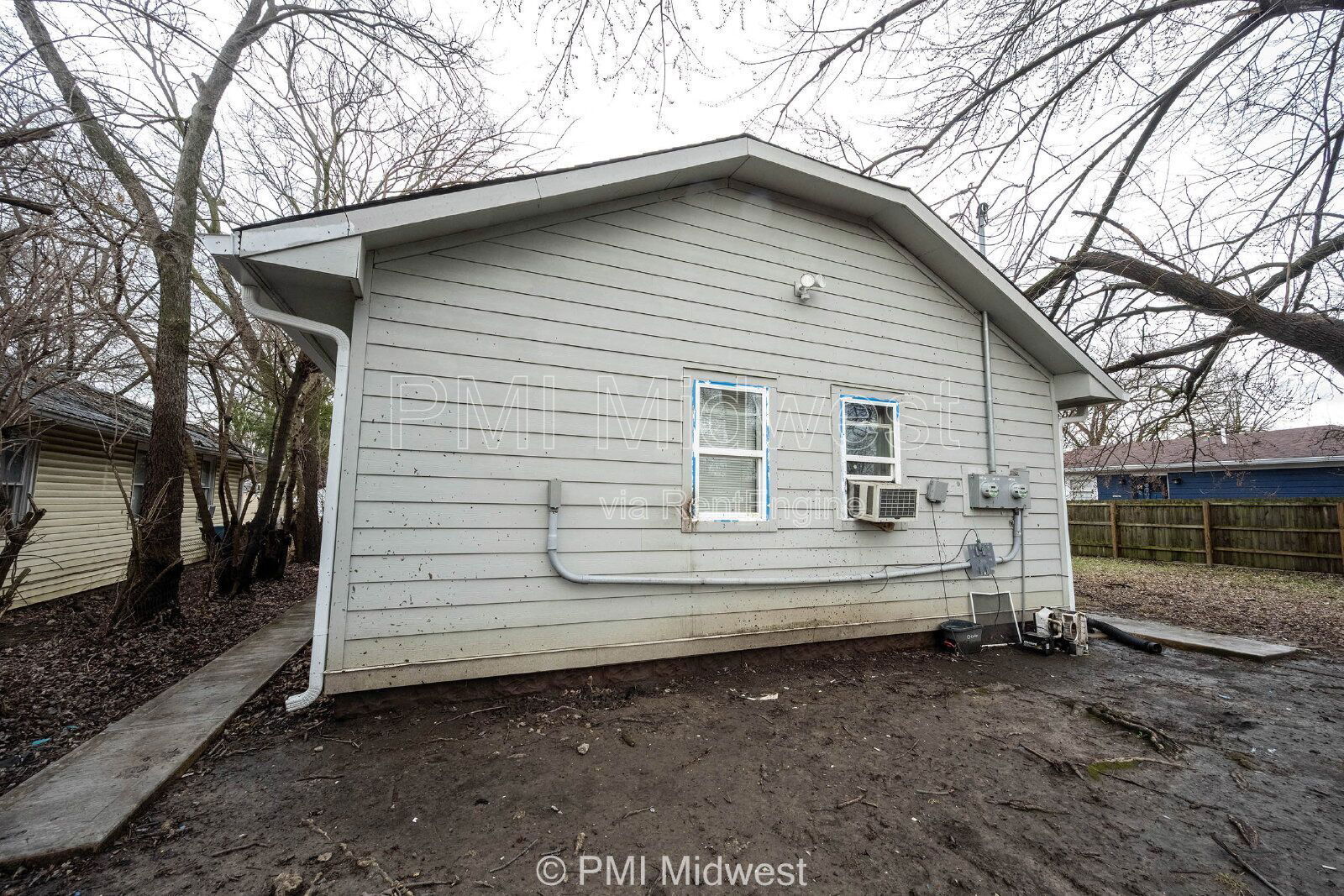 Building Photo - 2932 N Dearborn St