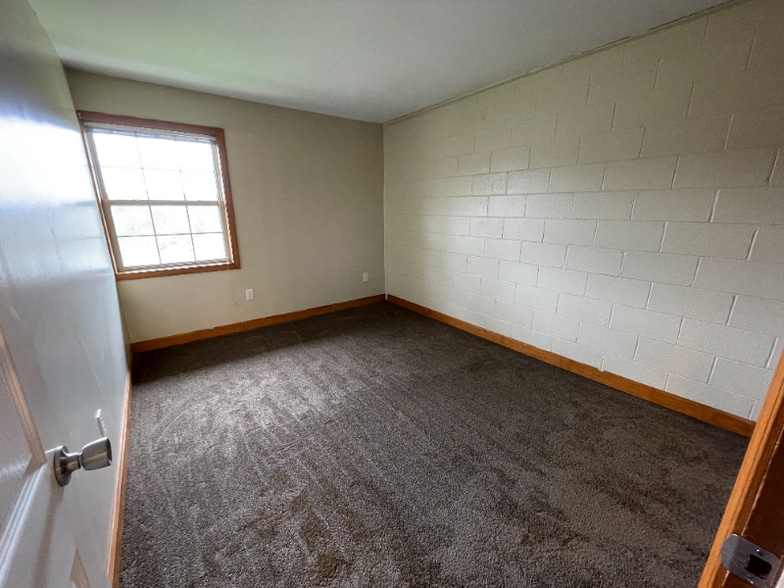 Building Photo - 1804 Marion Manor Dr
