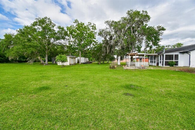 Building Photo - 2847 County Rd 510A